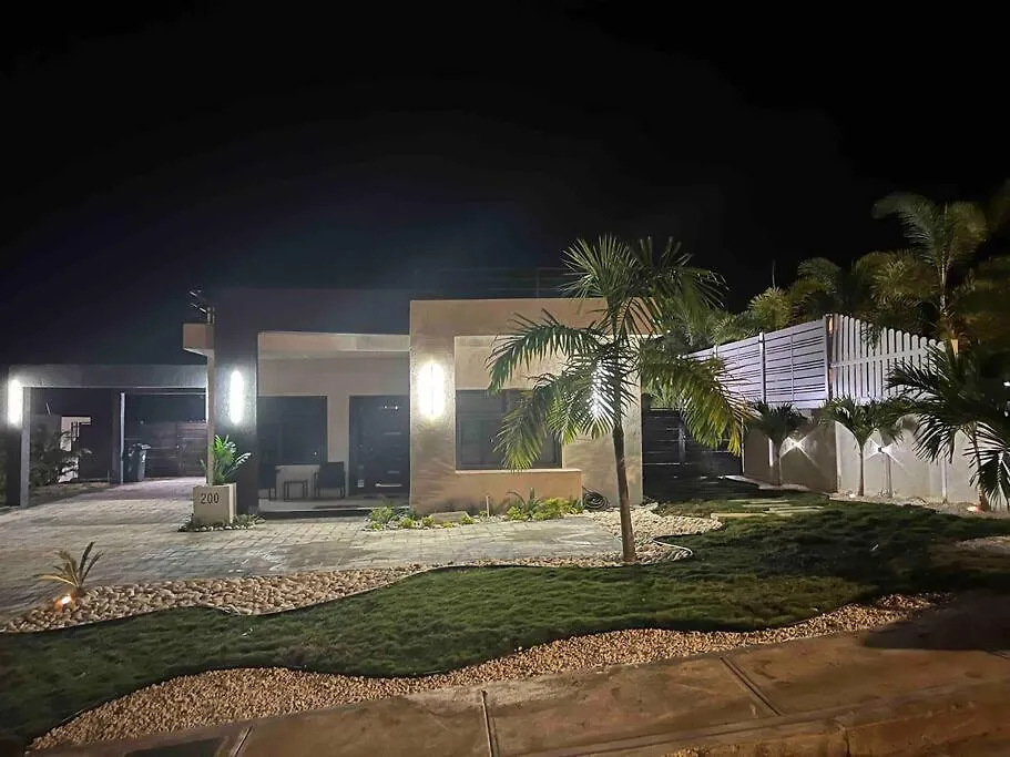 Hideaway Chateau Pyramid Point Stanmore Grove Villa