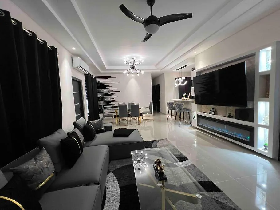 Hideaway Chateau Pyramid Point Stanmore Grove